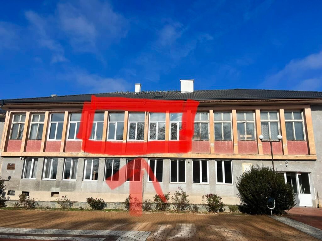 Библиотеката вече е с нова дограма